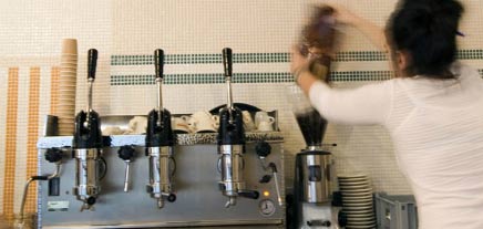 Restaurants, cafes, bars and clubs are always buzzing in Melbourne